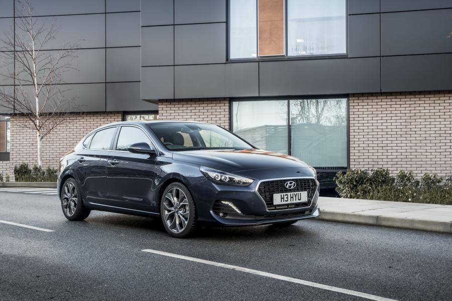 Hyundai i30 Fastback (PD) 2018 года  (UK) (фото 17 из 40)